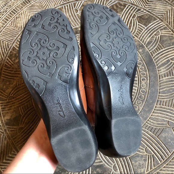 CLARKS Slip On Mule Clogs Brown Leather Pleats Size 7.5M - Picture 11 of 12